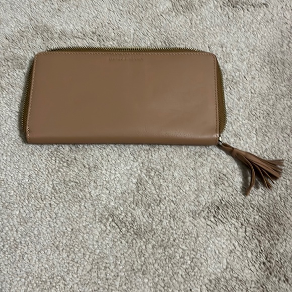 Lucky Brand wallet - Picture 1 of 7